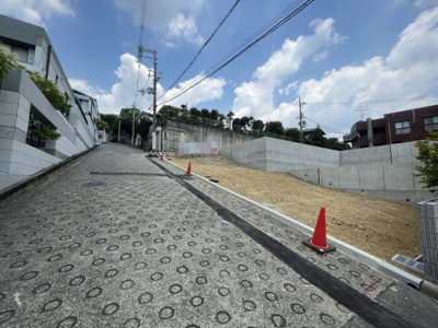 【前面道路含む現地写真】 | 箕面市箕面２丁目　土地　３号地
