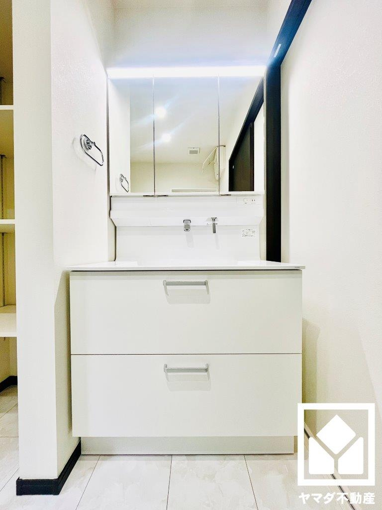 伏見区久我御旅町　1号地の独立洗面台