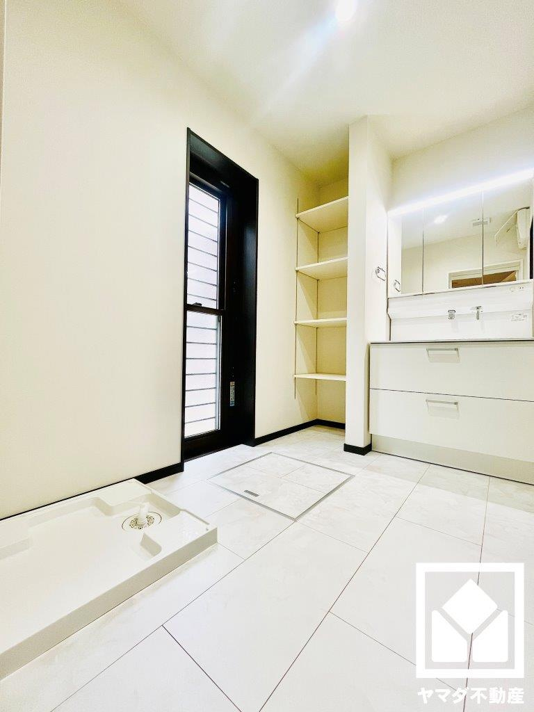 伏見区久我御旅町　1号地の洗面所