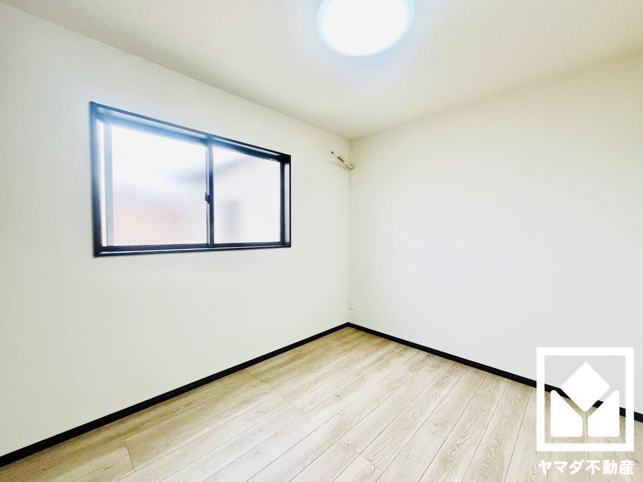 伏見区久我御旅町　1号地の洋室