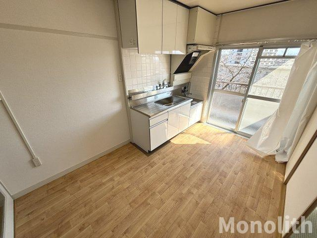 泉北茶山台２丁7番3号棟の居間・リビング