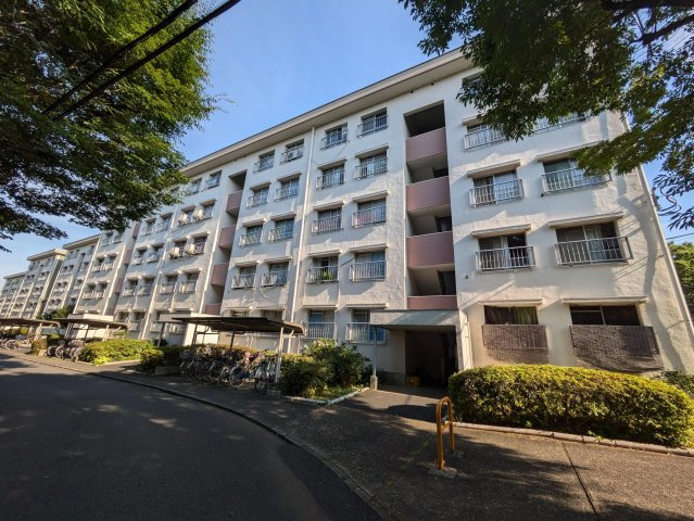 車返団地1街区15号棟の外観