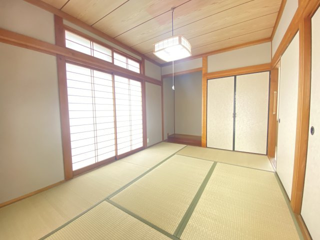 【和室】 | 熊本市東区小山5丁目　 | ☆6帖の和室で収納もあります☆