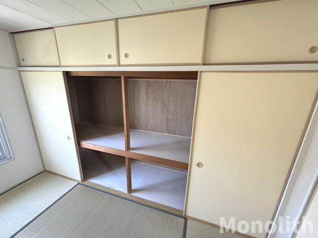 堺市南区茶山台２丁の賃貸マンションの収納