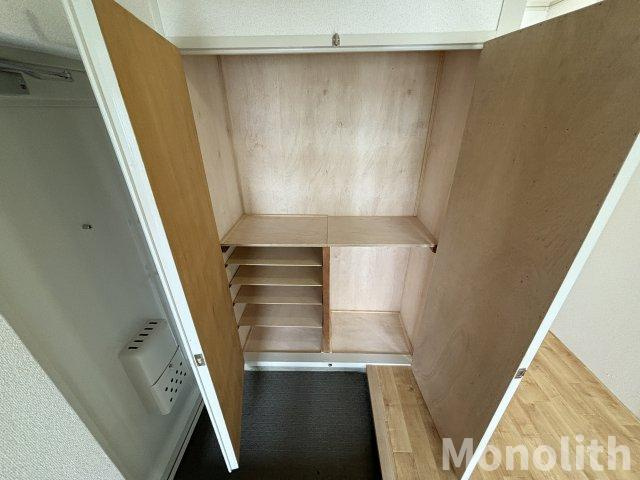 堺市南区茶山台２丁の賃貸マンションの収納