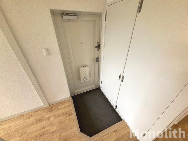 堺市南区茶山台２丁の賃貸マンションの玄関