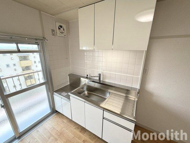 堺市南区茶山台２丁の賃貸マンションのキッチン