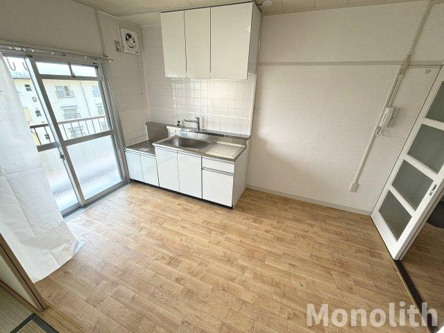 堺市南区茶山台２丁の賃貸マンションの居間・リビング