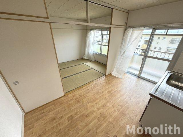 堺市南区茶山台２丁の賃貸マンションの内装