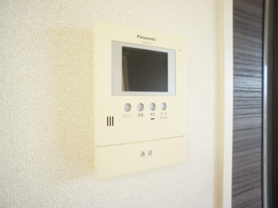 【セキュリティ】 | ラ・フォルトゥーナA | 訪問者の確認ができるTVドアホン付きです♪