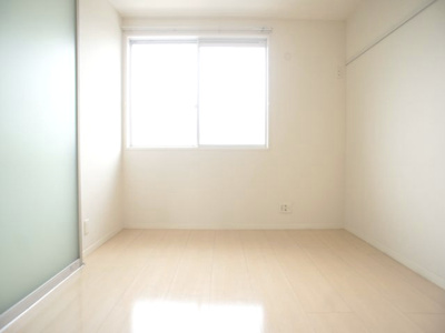 【子供部屋】 | ラ・フォルトゥーナA | 清潔感のあるきれいな洋間です♪