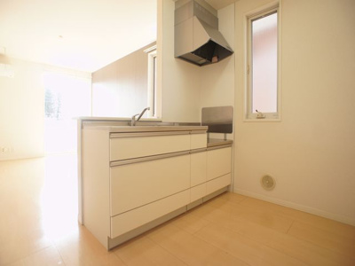 【キッチン】 | ラ・フォルトゥーナA | 会話をしながらお料理できる対面キッチンです♪