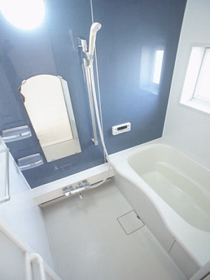 【浴室】 | ラ・フォルトゥーナA | オシャレなバスルーム追い焚き機能付きです♪