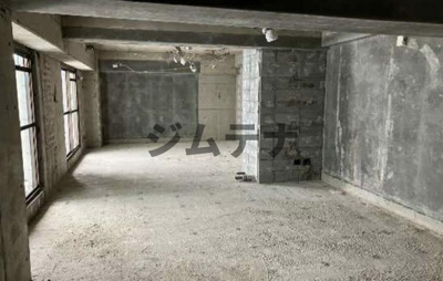 【内装】 | エスメラルダ