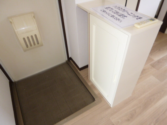 倉敷市児島阿津２丁目のアパートの玄関