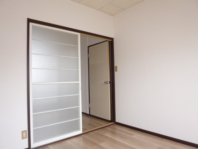 倉敷市児島阿津２丁目のアパートの洋室