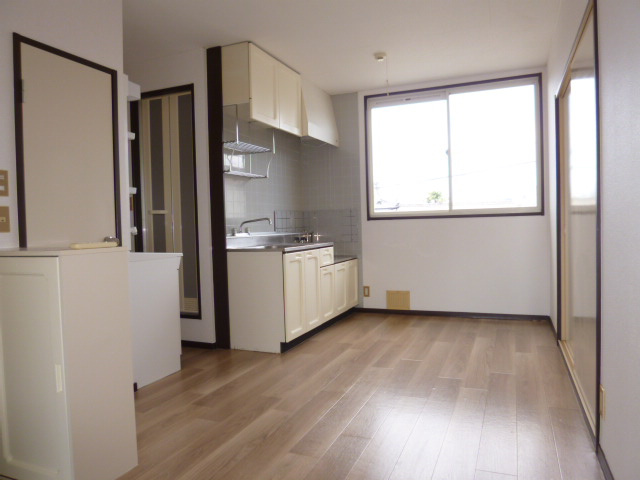 倉敷市児島阿津２丁目のアパートの居間・リビング