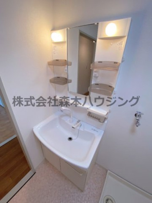 【独立洗面台】 | 　エクレール・やぐら | 独立洗面台、朝の身支度には欠かせません