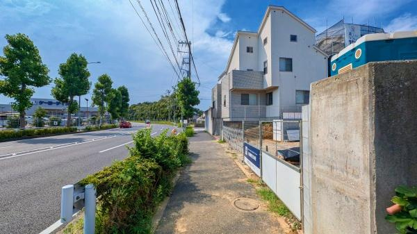 横浜市磯子区洋光台２丁目の新築一戸建の前面道路含む現地写真|陽当りの良さ、住環境を現地にてご確認下さい！
周辺環境も合わせてご案内させて頂きます！