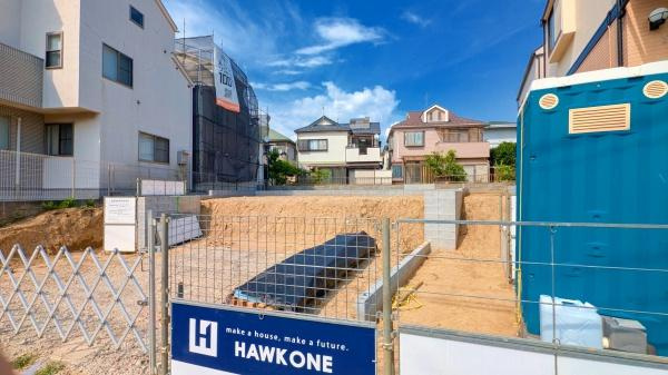 横浜市磯子区洋光台２丁目の新築一戸建の前面道路含む現地写真|前面道路が広いので、安心して駐車可能です！