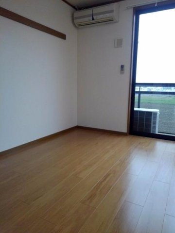 ボンヌ・シャンス二番館の居間・リビング|使いやすいリビングです