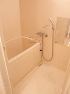 ビヤンポートの浴室