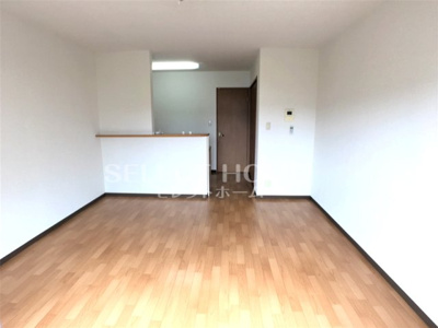 【居間・リビング】 | リバーサイドα | こちらのリビングで趣味の時間をお楽しみください