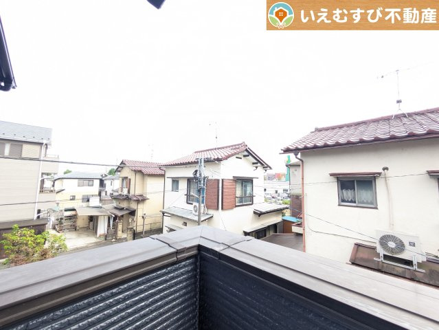 熊谷市石原　中古戸建の展望|高い建物が無く開放感のある展望
バルコニーからの展望も開けていて閑静な住宅地が望めます。日当りも良いですね♪