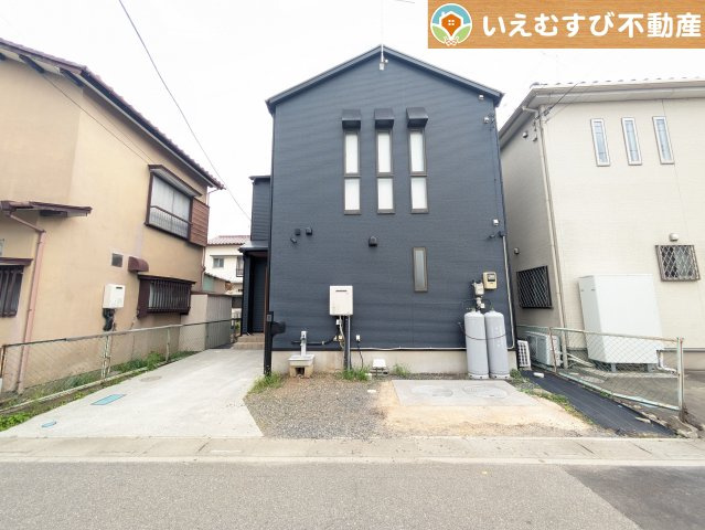 熊谷市石原　中古戸建の外観|落ち着いた色合いがおしゃれな飽きのこない外観！
ゆっくりご内覧いただけますのでぜひ一度現地をご覧ください！夢が膨らみます♪