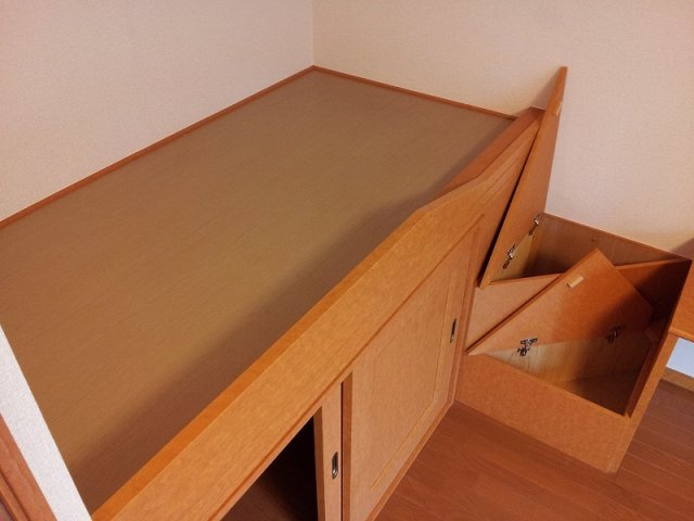 明るい色調の室内です