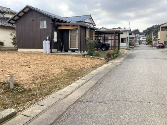 あわら市春宮2丁目　土地の前面道路含む現地写真