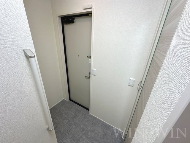 D-square東橋良町の玄関