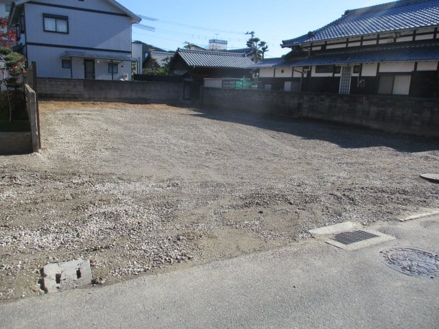 余戸中分譲地の前面道路含む現地写真