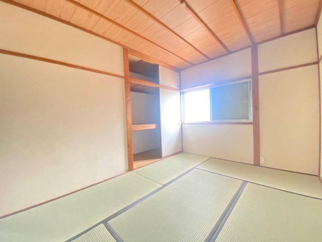 西脇貸家の内装