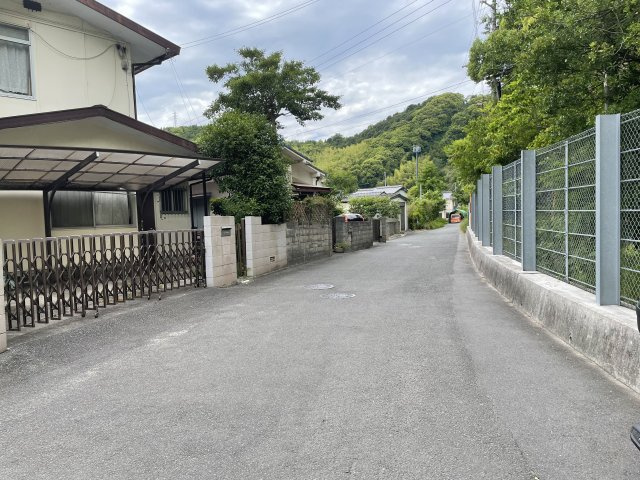 高岡町売土地の前面道路含む現地写真