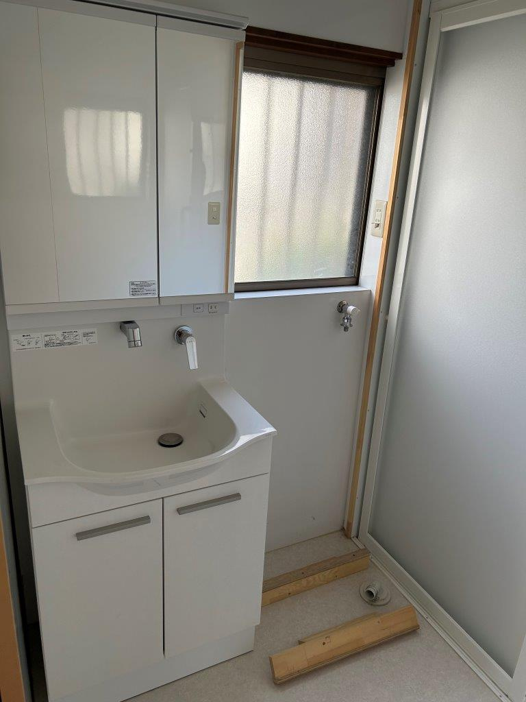 畑寺町中古戸建の独立洗面台