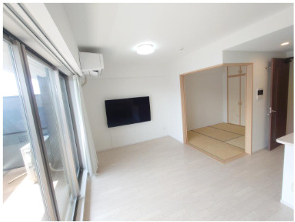 メイツ四条畷駅前の居間・リビング