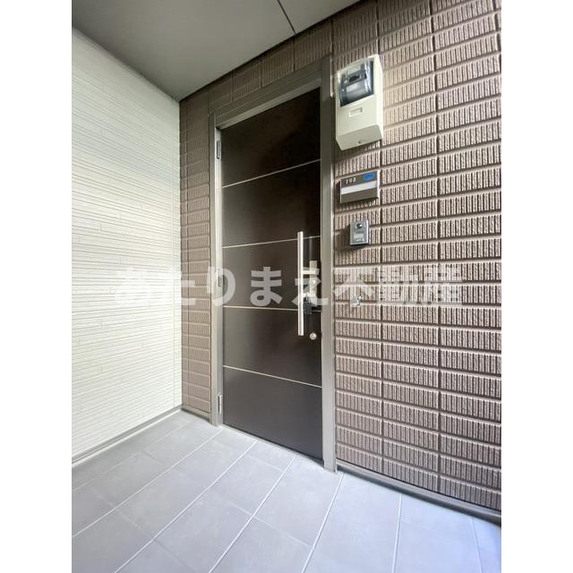 ミルグレース神松寺のエントランス