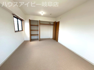 【洋室】 | キャスルハイツ長良平和通3階部分！広い玄関とランドリースペースが特徴的な3LDK！トランクルームあり | キャスルハイツ長良平和通3階部分！広い玄関とランドリースペースが特徴的な3LDK！トランクルームあり！