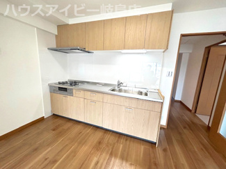 【キッチン】 | キャスルハイツ長良平和通3階部分！広い玄関とランドリースペースが特徴的な3LDK！トランクルームあり | キャスルハイツ長良平和通3階部分！広い玄関とランドリースペースが特徴的な3LDK！トランクルームあり！