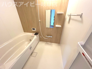 【浴室】 | キャスルハイツ長良平和通3階部分！広い玄関とランドリースペースが特徴的な3LDK！トランクルームあり | キャスルハイツ長良平和通3階部分！広い玄関とランドリースペースが特徴的な3LDK！トランクルームあり！