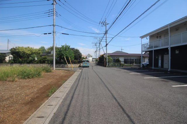栃木市片柳町2丁目の前面道路含む現地写真|南東側道路（2025年9月撮影）