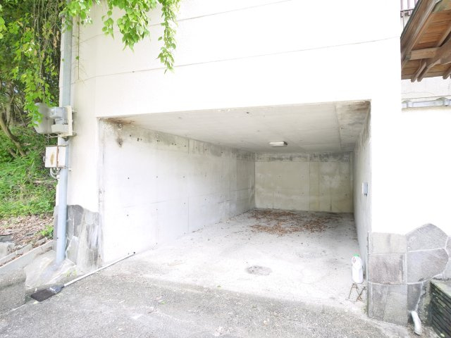 藤ノ木台四丁目戸建て（-15）の駐車場|駐車場があります