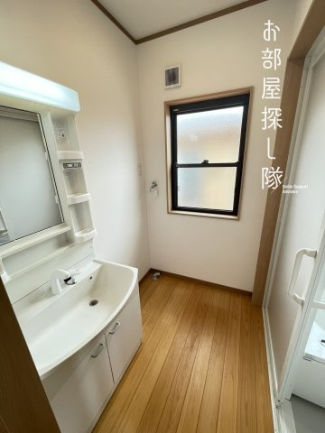 久留米市城島町青木島の中古一戸建の独立洗面台
