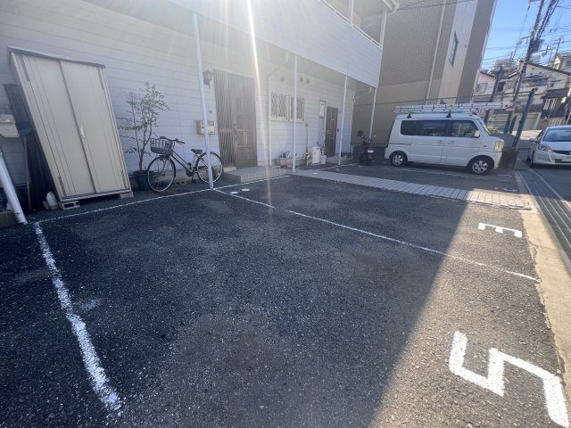 サンテラス池内の駐車場