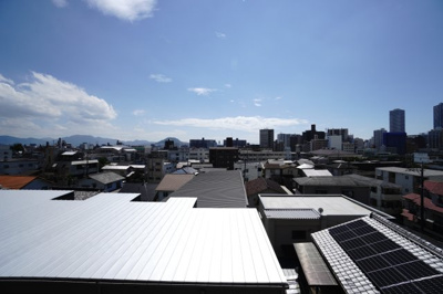 【展望】 | 【上質リノベ】ダイアパレス二葉 | 【四季を感じる】
四季の移ろい・爽やかな青空や風を感じられ
自然を愉しめるパノラマビュー。
毎日の暮らしに余裕を感じさせてくれる、
遮る物の無い開放的な眺望を是非、ご堪能ください。