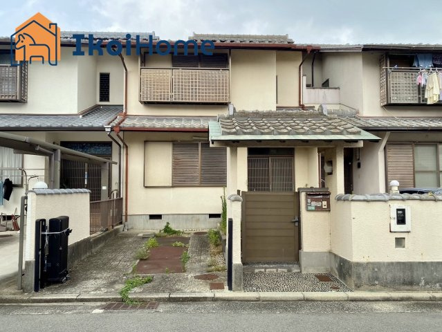 神戸市西区糀台　中古テラスハウスの外観|小・中学校徒歩15分圏内◎スーパーや公園も徒歩で行けちゃう好立地です♪