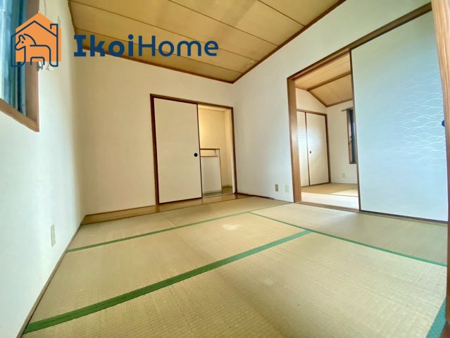 神戸市西区糀台　中古テラスハウスの居間・リビング|●年中無休：当日予約可●　和室4.５帖です。床の間や収納もございます。