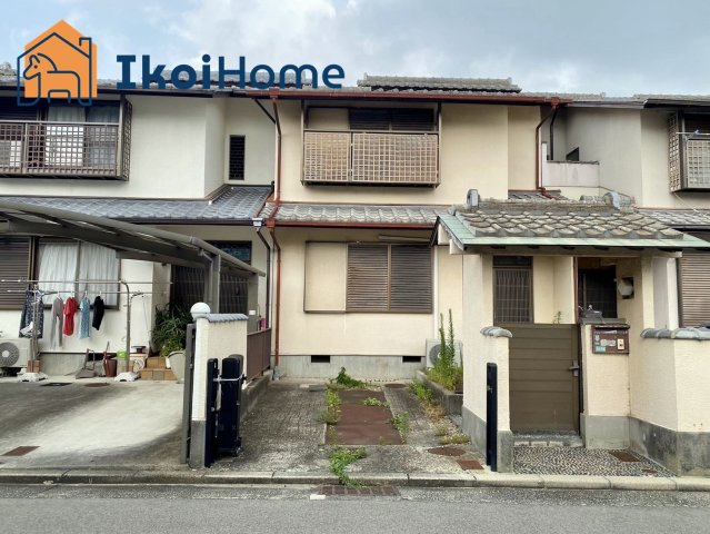 神戸市西区糀台　中古テラスハウスの駐車場|交通量が少ないので静かです。小さなお子様がいるご家庭はご安心できると思います。