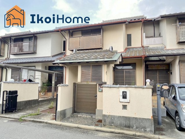 神戸市西区糀台　中古テラスハウスのエントランス|～ご見学に関して～平日や夜間でもご案内可能。決まったお時間で身動きが取れない方も臨機応変に対応します